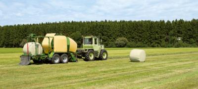 <p>Rundballen pressen</p>